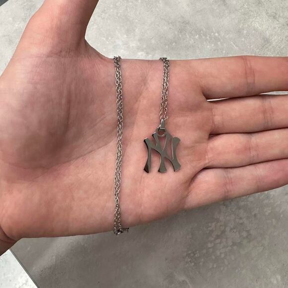 Y2k silver ny yankees mlb WMNS - Picture 2 of 3